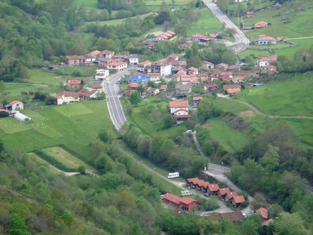 Apartamentos El Pedrayu Onis Bagian luar foto