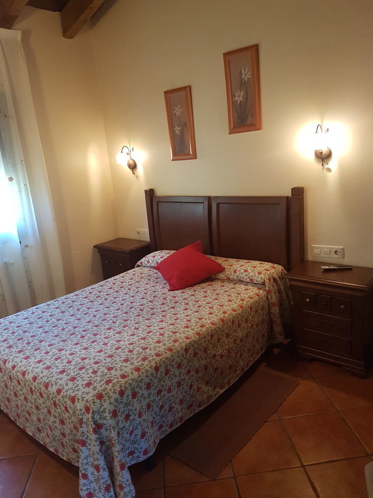 Apartamentos El Pedrayu Onis Bagian luar foto